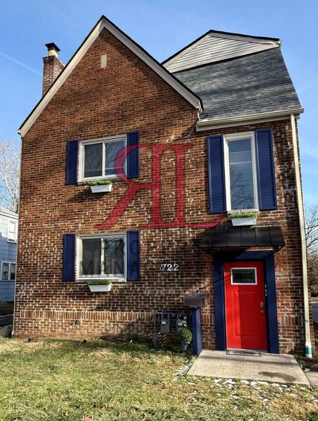 Building Photo - 722 Sheridan Ave