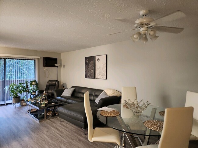 Foto del edificio - 14 Parkside Ct