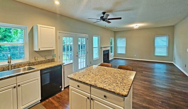 Building Photo - 94 Blairmore Dr