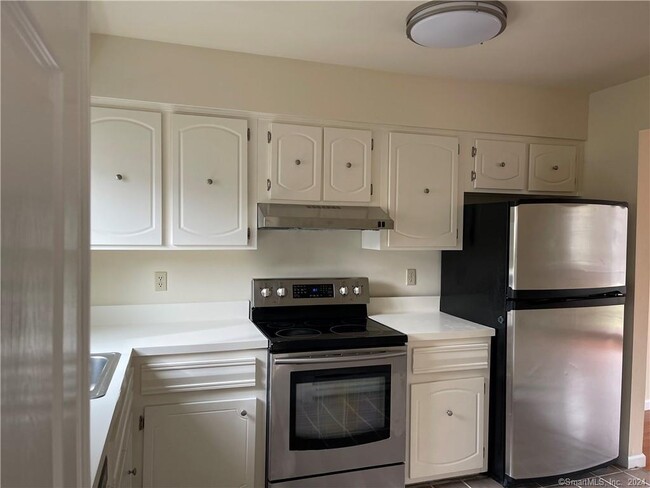 Building Photo - 12 Monika Ln