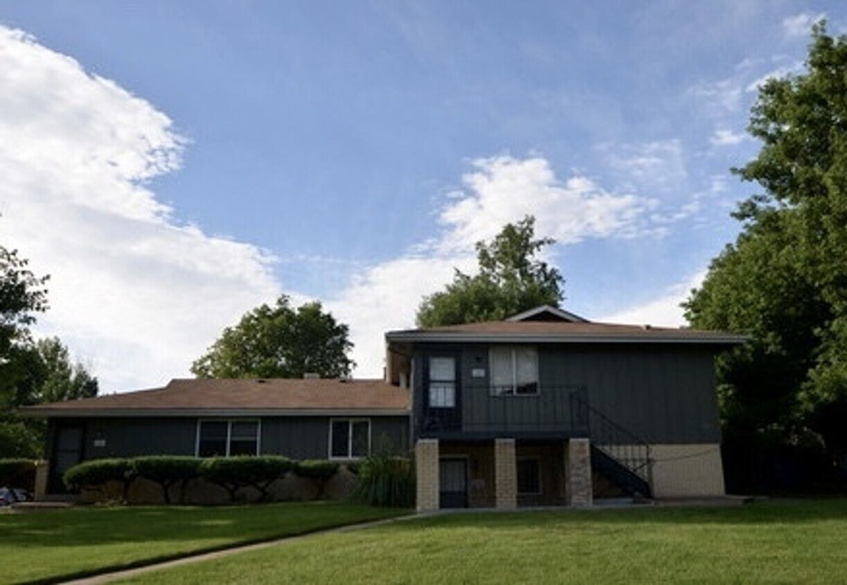 Building Photo - 6209-6213 S Sterne Pkwy