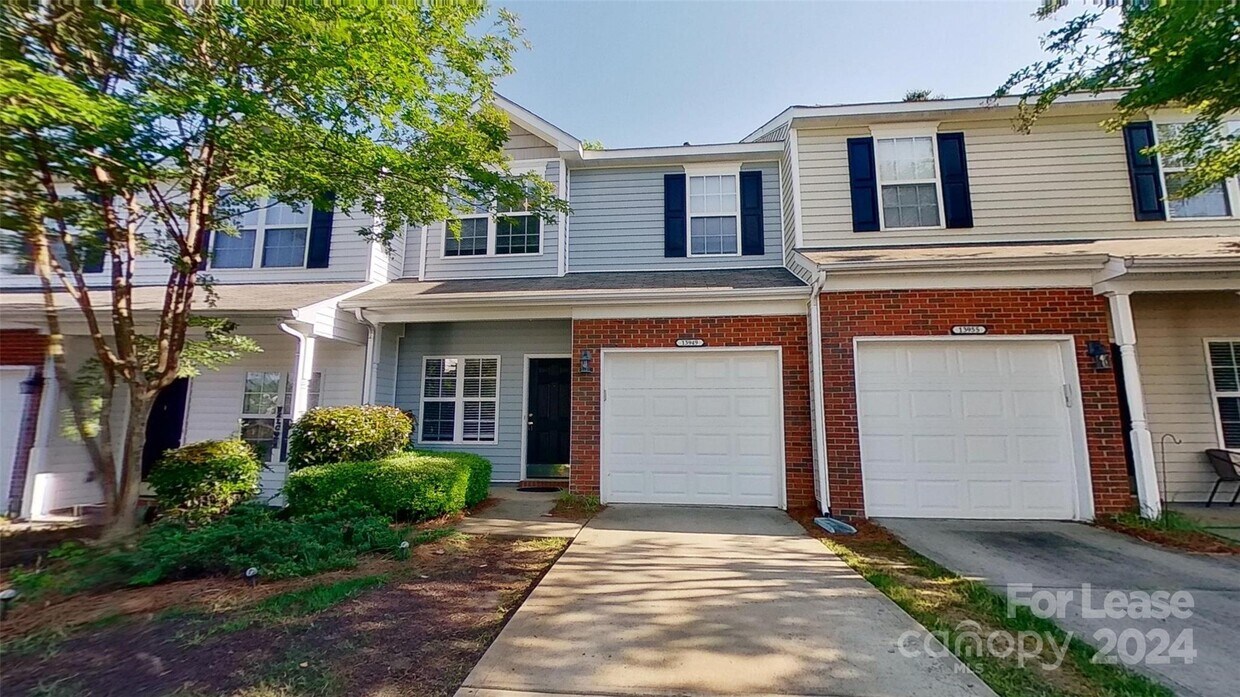 13949 Singleleaf Lane, Charlotte, NC 28278 Townhome Rentals in