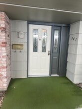 Building Photo - 341 Rockgreen Pl