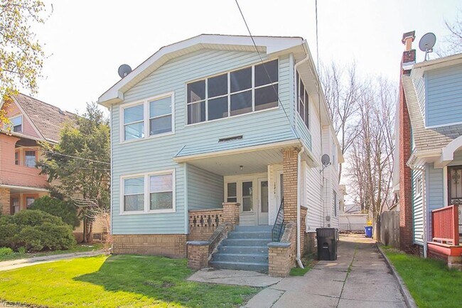 Building Photo - 15816 Grovewood Ave