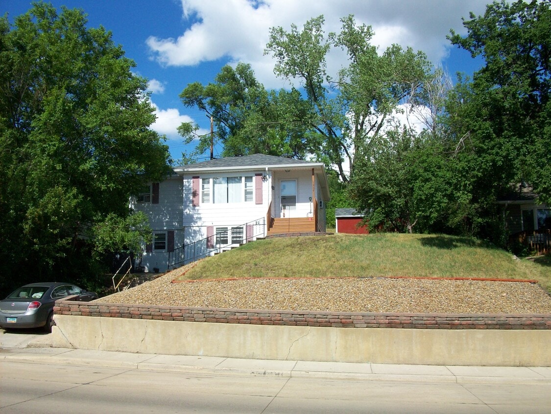 1308 Sunset Dr, Mandan, ND 58554 Townhome Rentals in Mandan ND