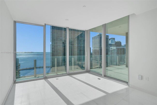 Foto del edificio - 300 Biscayne Blvd Way