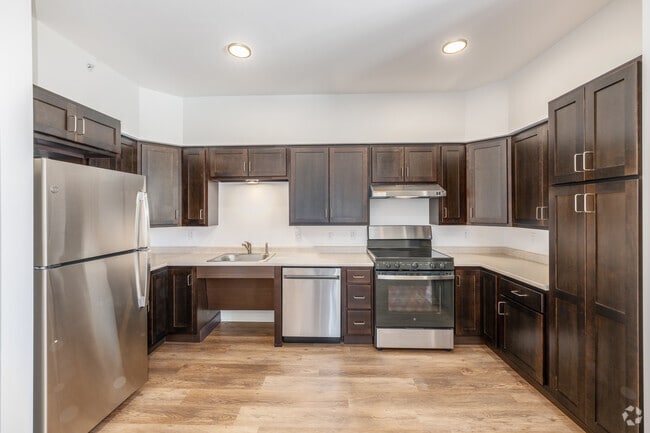 2BR, 1BA - 930SF - Kitchen - Ade Bethune House