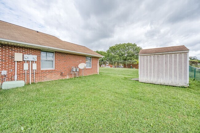 Building Photo - Neat 3-Bedroom Patio Home for Rent in Quie...