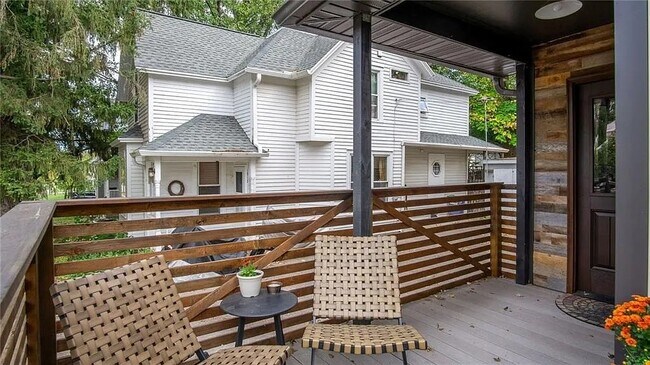 Foto del edificio - 1011 E Grand Ave