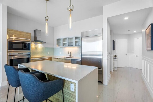 Foto del edificio - 2020 N Bayshore Dr