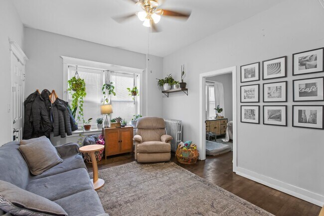 Foto del edificio - 2552 N Kildare Ave