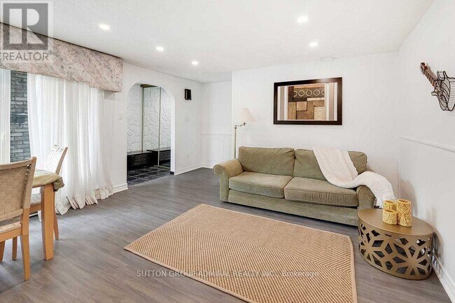 Building Photo - 143 Torresdale Ave