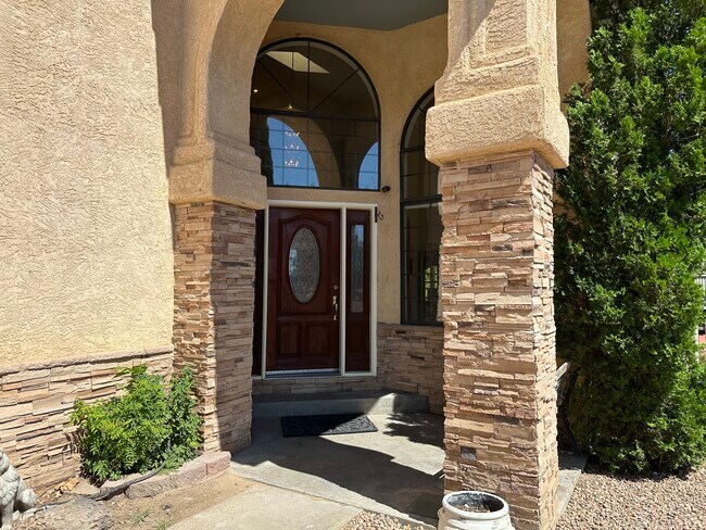 Building Photo - 7701 Applewood Ln NW