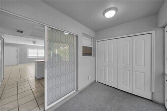 Building Photo - 1407 SE 24th Ave