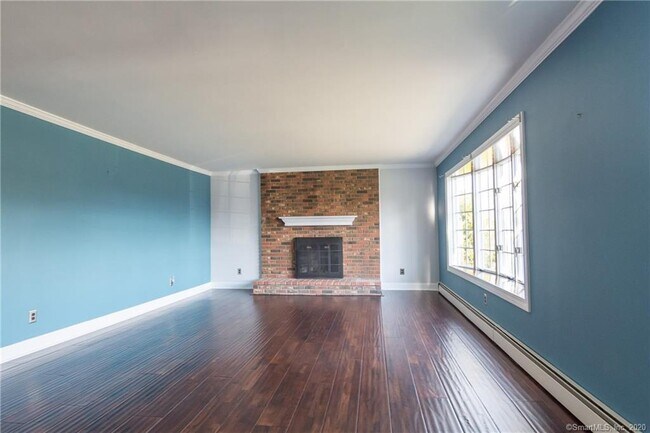 Foto del edificio - 465 Shelton Rd