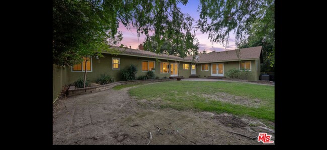 Foto del edificio - 24364 Arcadia St