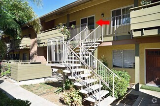 Building Photo - 2041 E Grand Ave