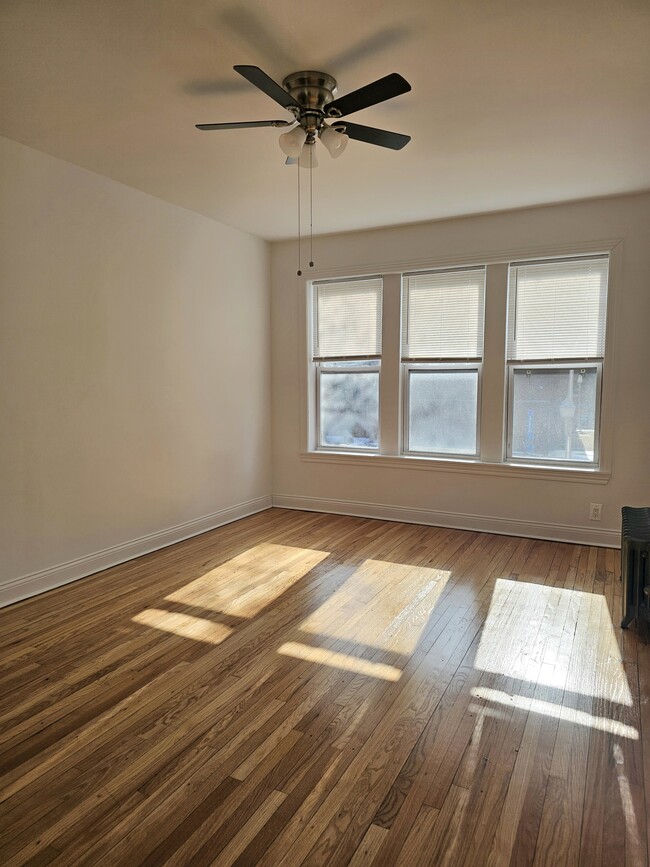 Building Photo - 1026 W Loyola Ave