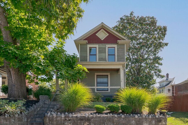 Foto del edificio - Available Now: One Month Free Rent!