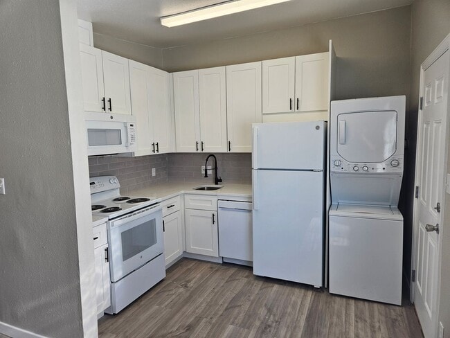 Building Photo - 2 Bed 1 Bath Home In Denver.