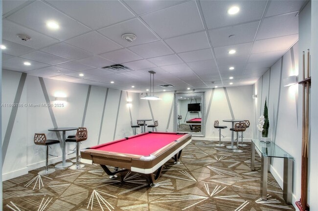 Foto del edificio - 5701 Collins Ave