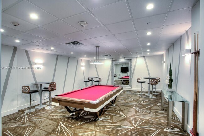 Building Photo - 5701 Collins Ave