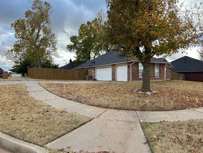 Building Photo - 905 Shiloh Terrace
