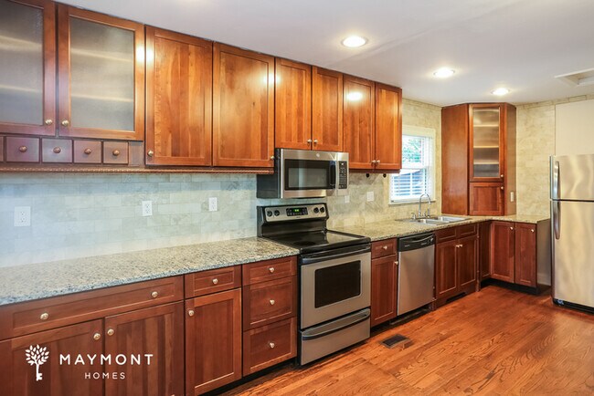 Building Photo - 6724 Castlegate Dr