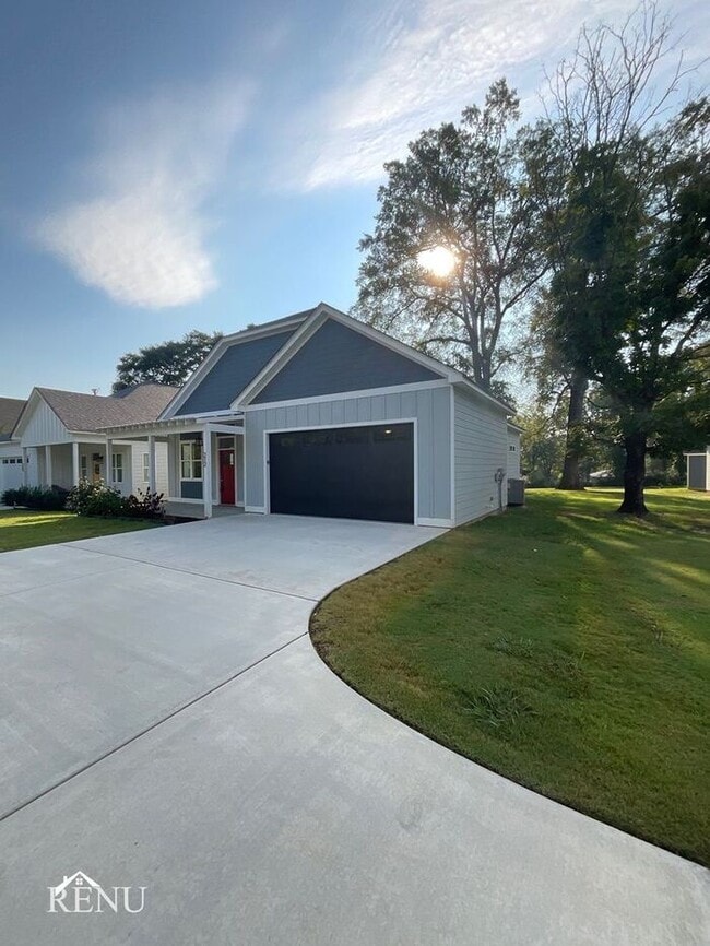 Foto del edificio - 212 McBrien Rd