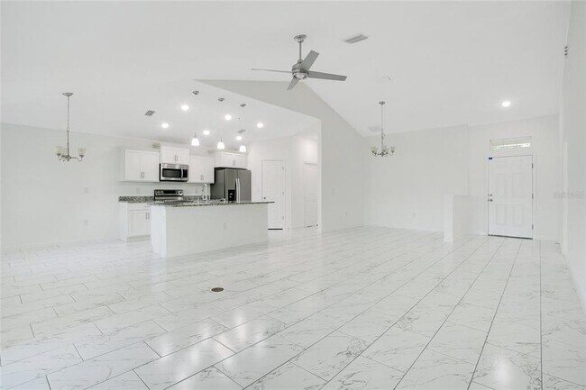 Building Photo - 207 Denton Ave