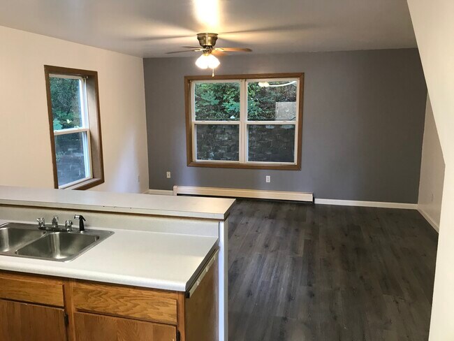 Living room - 936 Woodville Rd