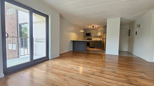 Living room with a balcony - 147 Turner Rd