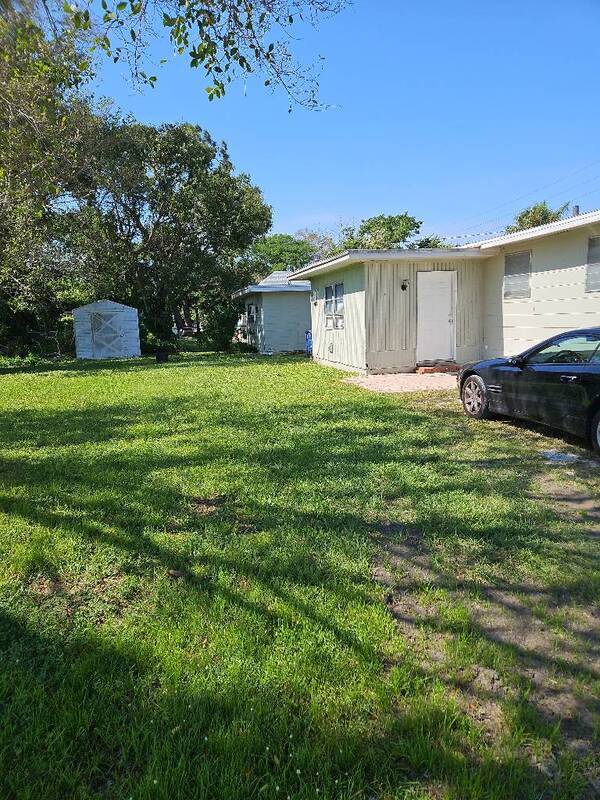 Primary Photo - 2216 Moreno Ave