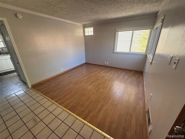 Foto del edificio - 949 W Farnum Ave