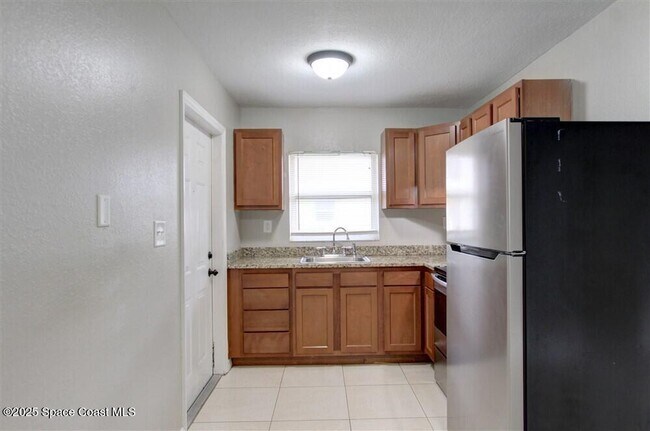 Foto del edificio - 130 Roosevelt Ave