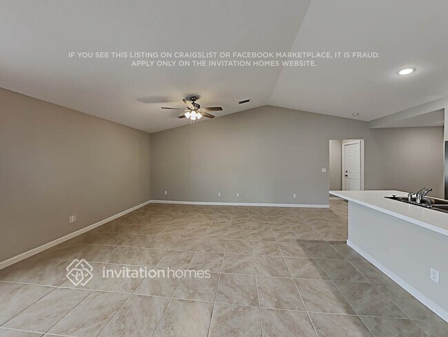 Building Photo - 1909 SW Hampshire Ln