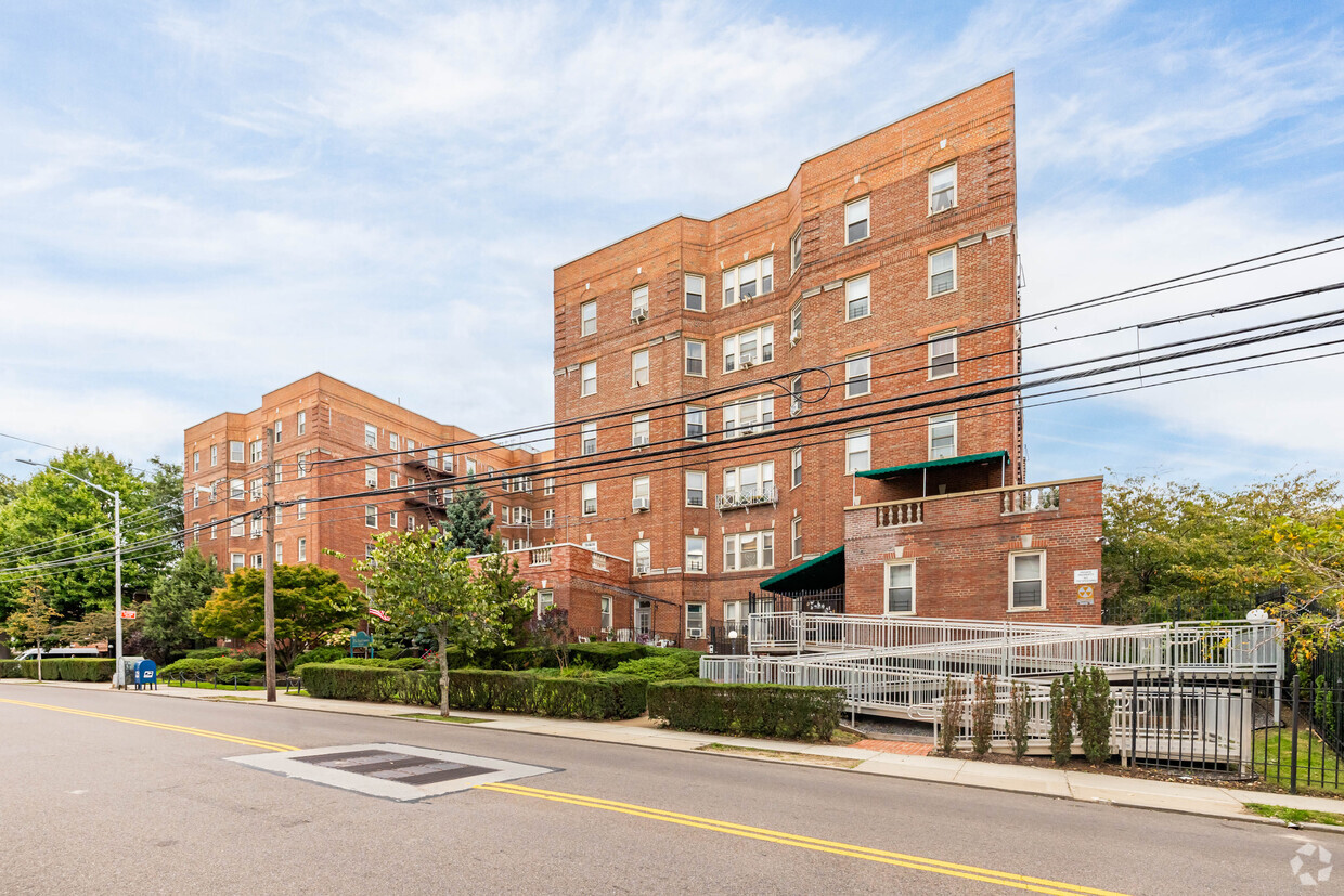 the-beechhaven-apartments-in-jamaica-ny-apartments