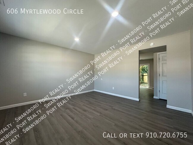 Building Photo - 606 Myrtlewood Cir