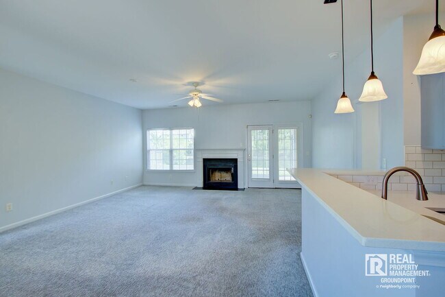 Foto del edificio - 2815 Summertrees Blvd
