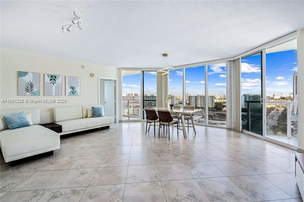 Primary Photo - 16699 Collins Ave