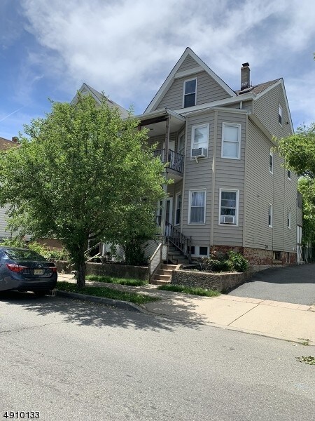 Primary Photo - 247 N 8th St