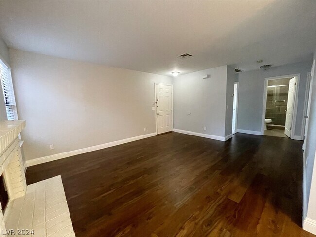 Foto del edificio - 5576 W Rochelle Ave.