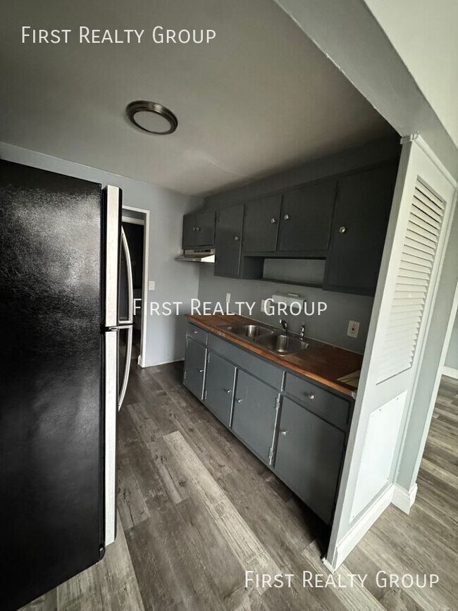 Foto del edificio - 5600 N Main St