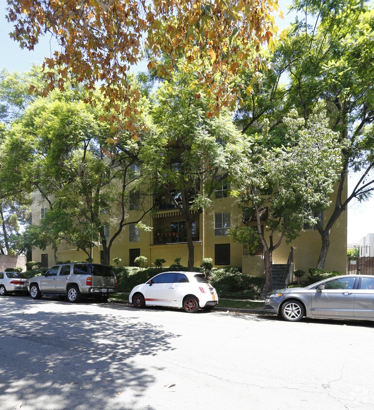 Building Photo - 620 N Kenwood St
