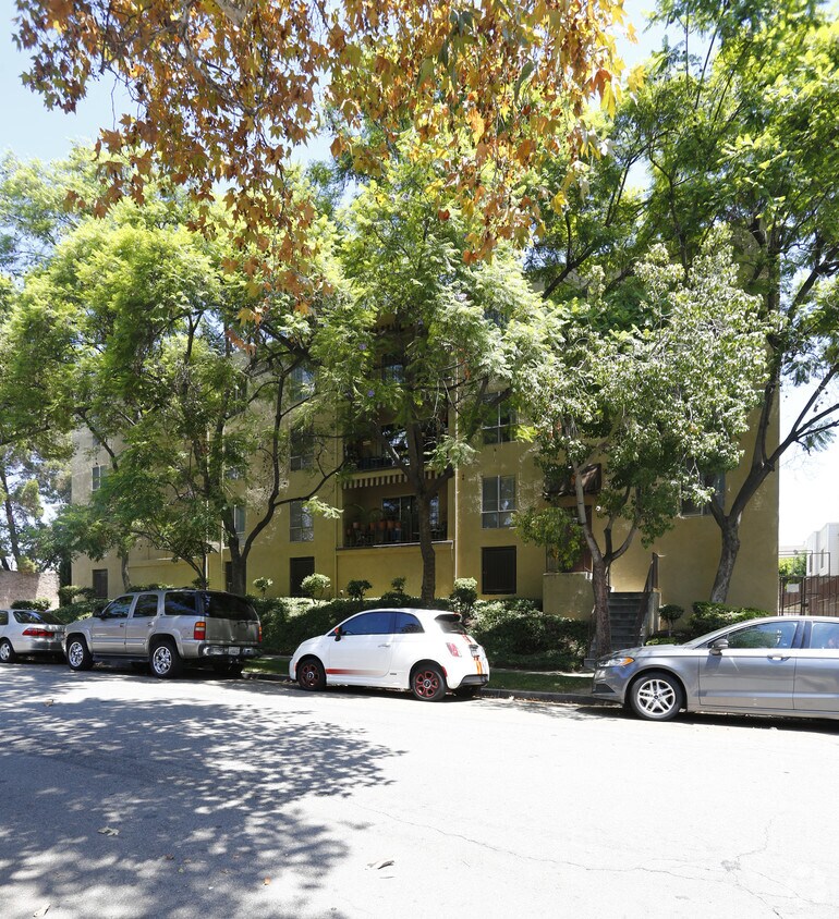 Foto del edificio - 620 N Kenwood St