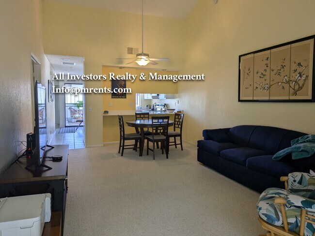 Foto del edificio - 8868 Regents Rd