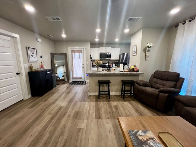 Building Photo - Recently Constructed 2 Bedroom In Harvest