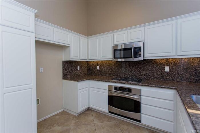 Primary Photo - 2772 N Blackburn Dr