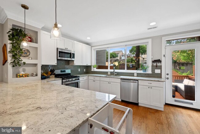 Foto del edificio - 713 Ingraham St NW