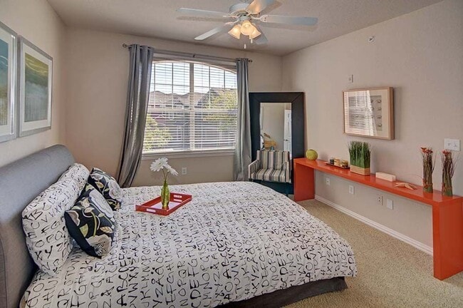 Building Photo - Lakepointe Residences